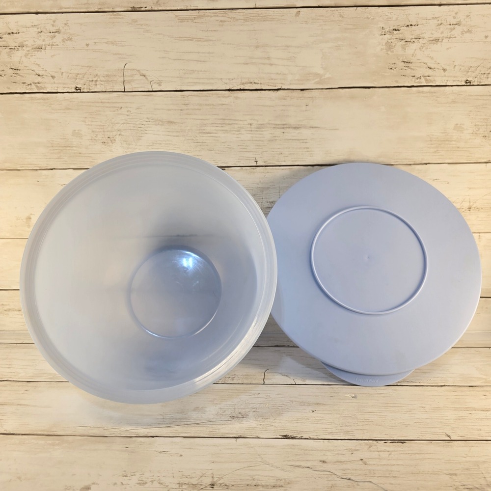 Tupperware Large Mixing Bowl with Lid Light Blue 3091B-2 3092B-1 Made in USA